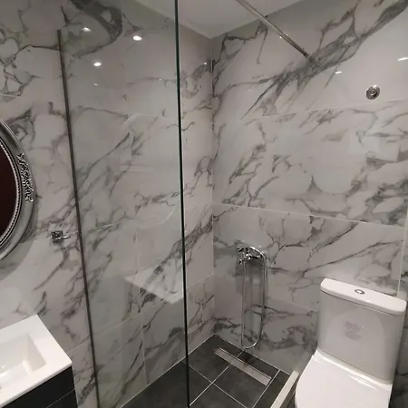 Athina's Mon Repo * Analipsis (Corfu)