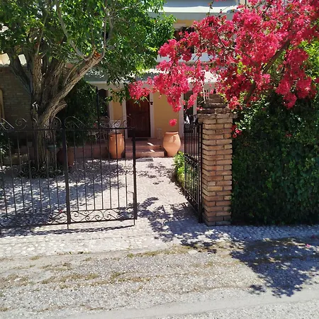 Athina's Mon Repo * Analipsis (Corfu)